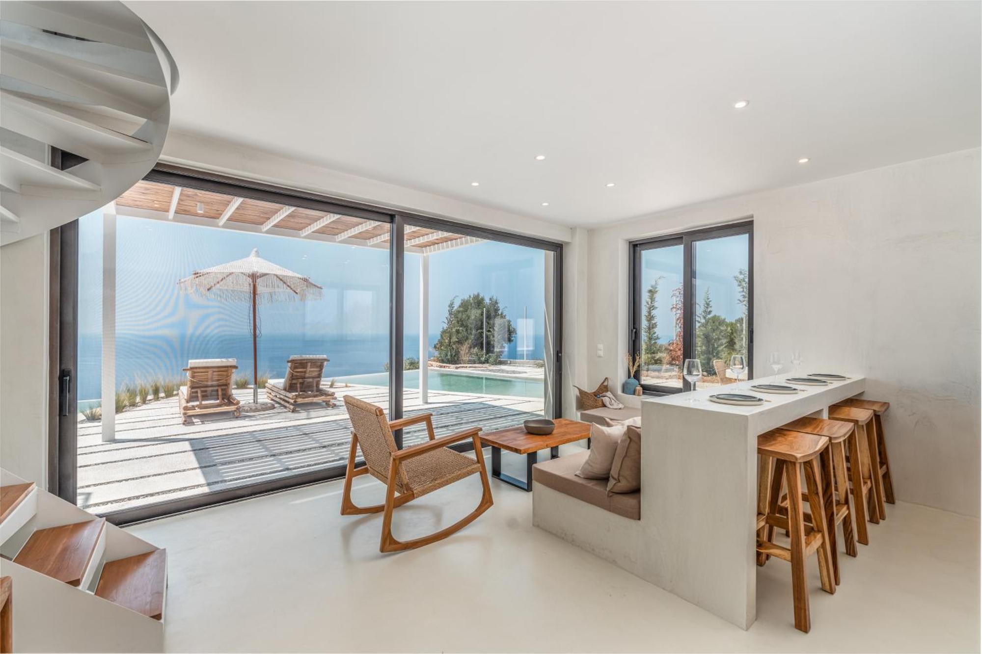 Nero Lefkada Tsoukaládhes